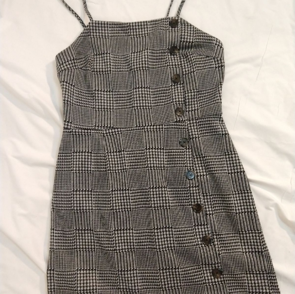 Sleeveless dress